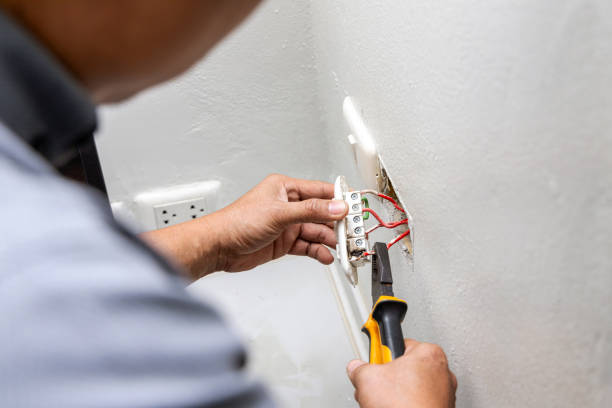 Best Licensed Electrician  in Hide A Way Lake, MS